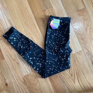 Under armour women’s size medium fitted cold gear workout leggings tights black